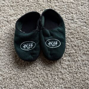 Youth NFL New York Jets Forever Collectables Big Logo Fleece Slippers Size M